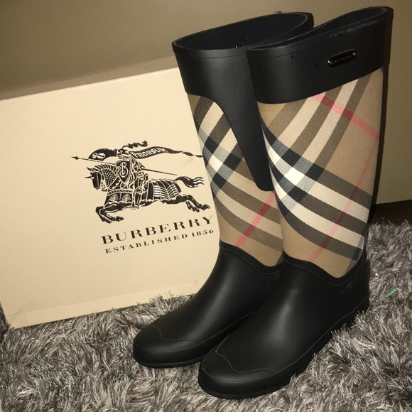 Burberry rainboots without box - Picture 1 of 3